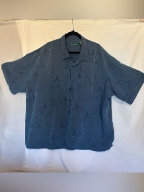 Big and tall men’s Cubavera Light Blue Textured Short Sleeve button down Shirt